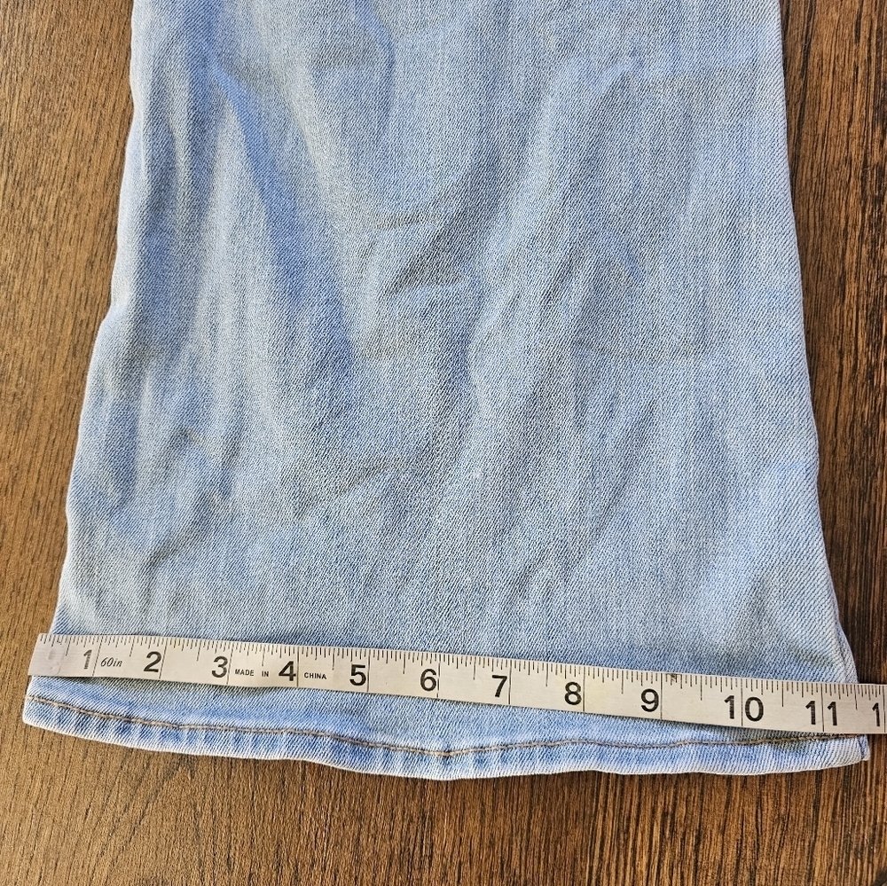 Old Navy High Rise Flare Light Wash Jeans Size Women's 16 - Picture 11 of 13